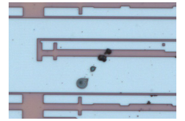 Примеры инспекции дефектов. Посторонние частицы и загрязнение поверхности